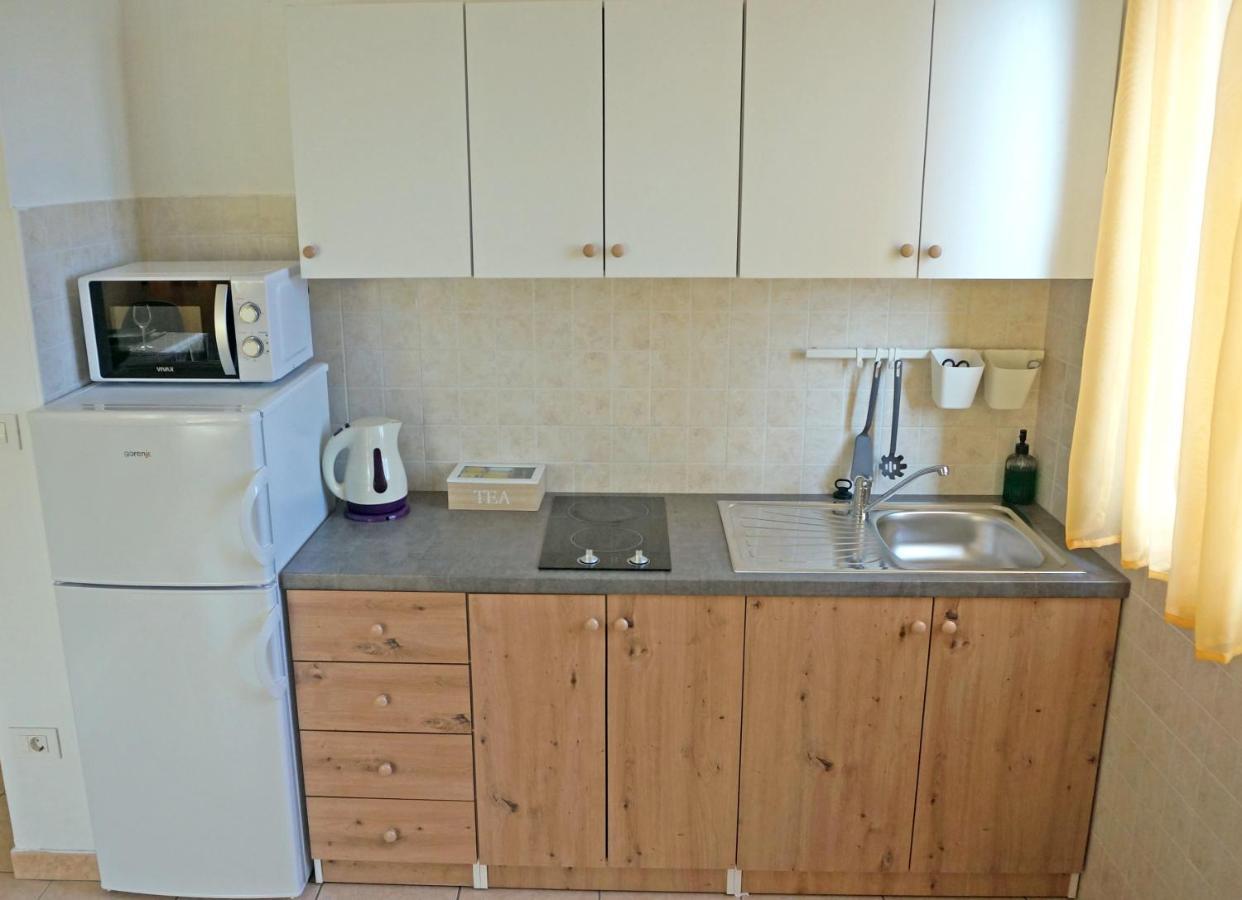 Studio Apartment Michelle - Intermezzo With Sea View Rabac Exterior photo