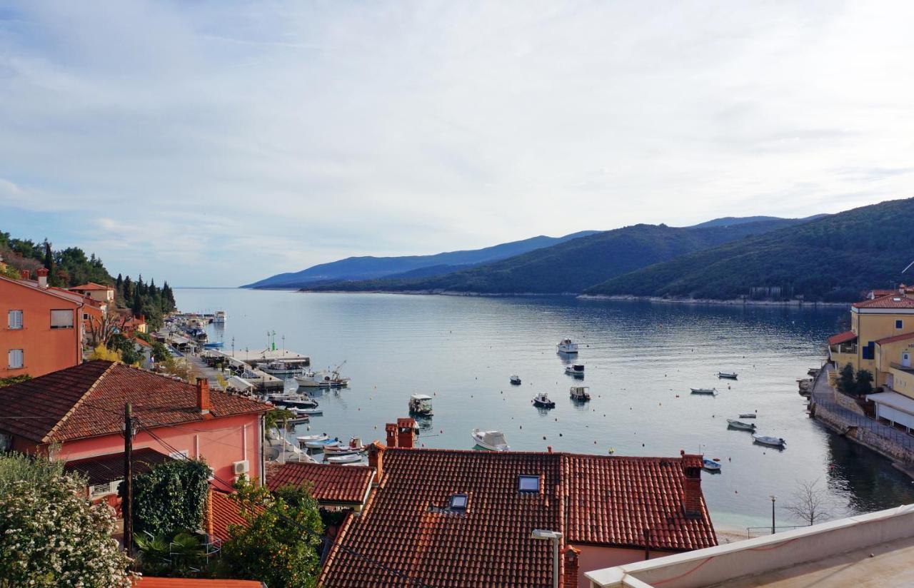Studio Apartment Michelle - Intermezzo With Sea View Rabac Exterior photo